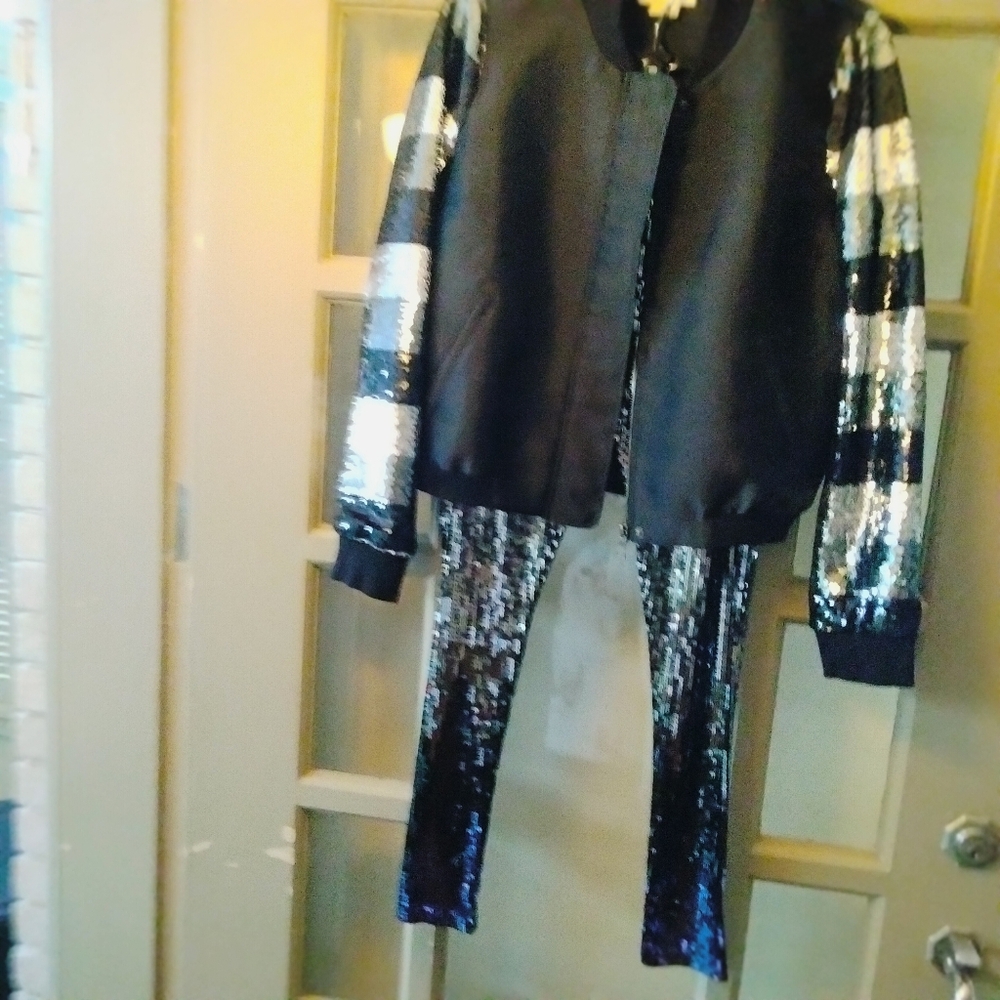 Two piece sequin - Picture 4 of 10